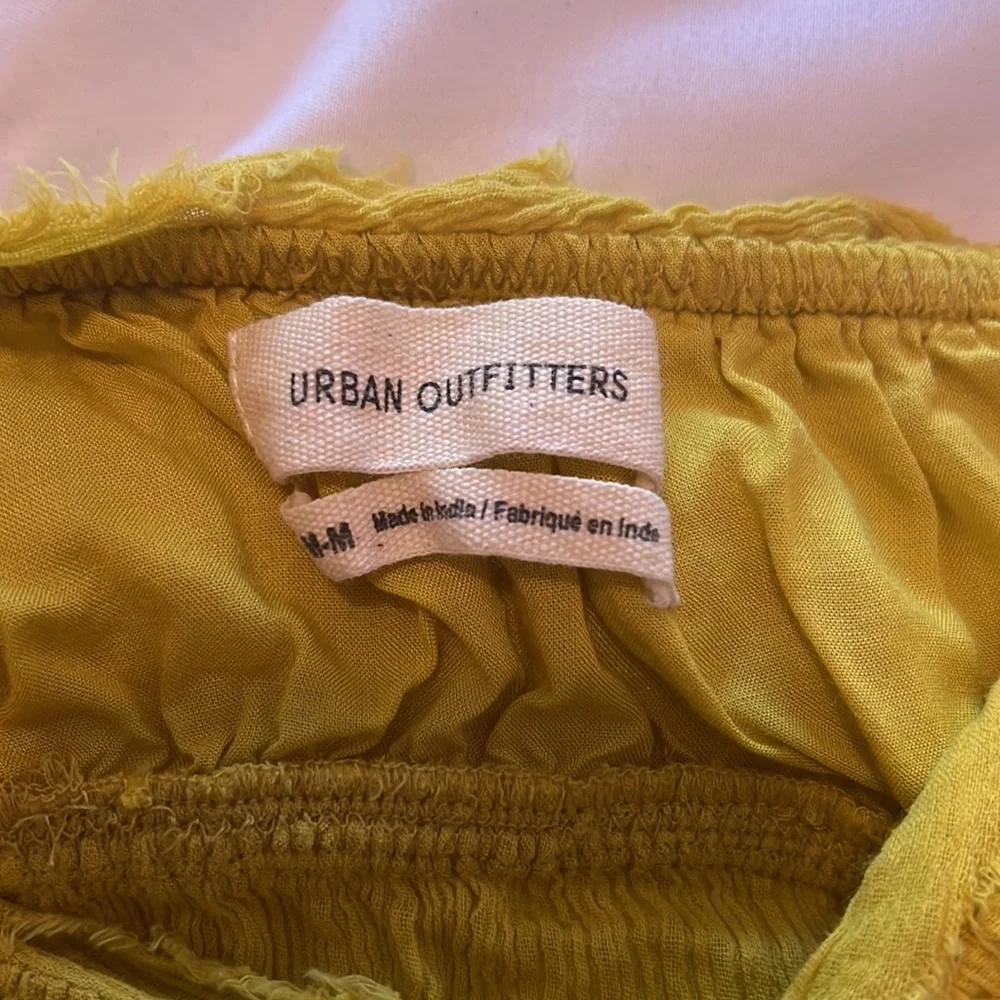 UO Liv Ruched Babydoll Cami in chartreuse, size medium - Picture 4 of 6